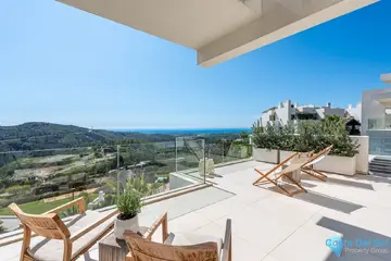 4 bedroom Apartment for Sale in Benahavís-28360