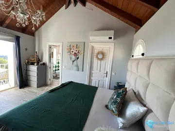 3 bedroom House for Sale in The Golden Mile-28500