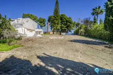 1356m2 Plot for Sale in Nueva Andalucía-28660
