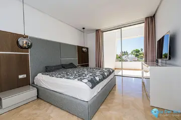 4 bedroom House for Sale in Río Real-28700