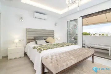 3 bedroom Apartment for Sale in Puerto Banús-28769