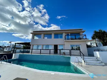 6 bedroom House for Sale in Torreblanca