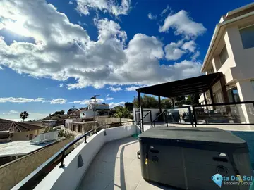 6 bedroom House for Sale in Torreblanca-28888