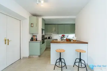 6 bedroom House for Sale in Río Real-28991
