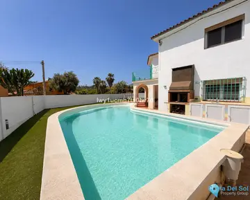 4 bedroom House for Sale in Churriana