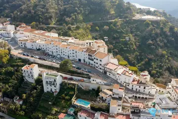 4 bedroom House for Sale in Istán-29160