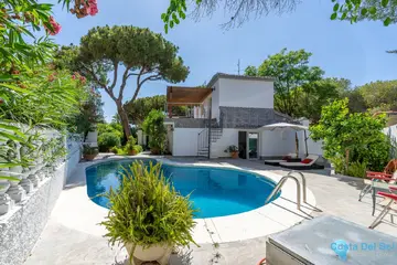 4 bedroom House for Sale in Marbesa