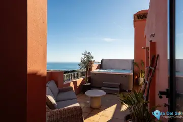 4 bedroom Apartment for Sale in Calahonda-29380