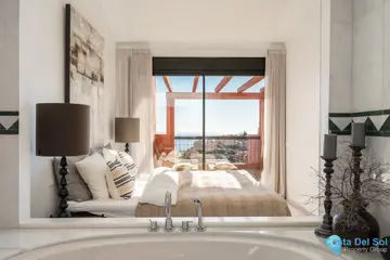 4 bedroom Apartment for Sale in Calahonda-29371