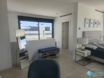 4 bedroom Apartment for Sale in Los Alamos-29413