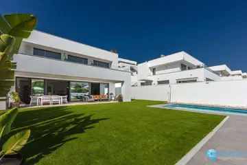 4 bedroom House for Sale in La Duquesa-29487
