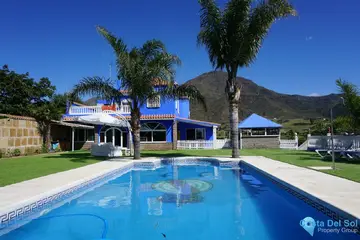 6 bedroom House for Sale in Estepona-29559
