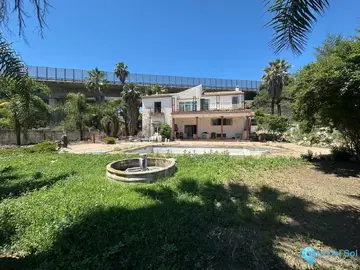 7 bedroom House for Sale in Nueva Andalucía