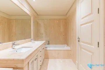 2 bedroom Apartment for Sale in Estepona-29803