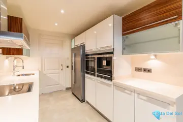 2 bedroom Apartment for Sale in Estepona-29813