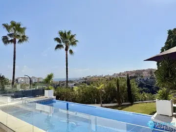 3 bedroom House for Sale in Riviera del Sol