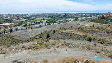 2400m2 Plot for Sale in Benahavís-30212