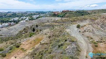 2400m2 Plot for Sale in Benahavís-30220