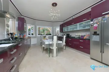 9 bedroom House for Sale in Alhaurín de la Torre-30570