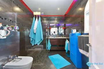 9 bedroom House for Sale in Alhaurín de la Torre-30575