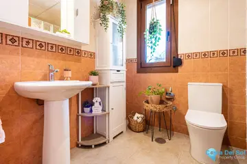 4 bedroom House for Sale in Sierrezuela-30679