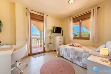 4 bedroom House for Sale in Sierrezuela-30680