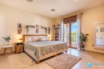 4 bedroom House for Sale in Sierrezuela-30681