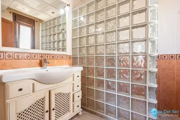 4 bedroom House for Sale in Sierrezuela-30682