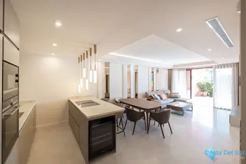 3 bedroom Apartment for Sale in New Golden Mile-30698