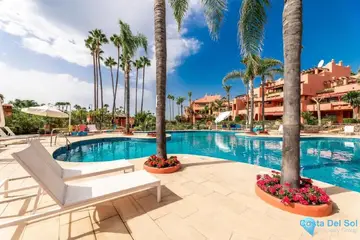 3 bedroom Apartment for Sale in New Golden Mile