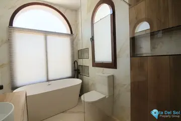 4 bedroom House for Sale in El Paraiso-31181