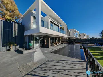 4 bedroom House for Sale in Valle Romano