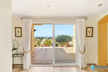 4 bedroom Apartment for Sale in Elviria-32202
