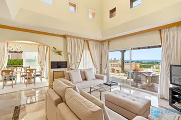 4 bedroom Apartment for Sale in Elviria-32203