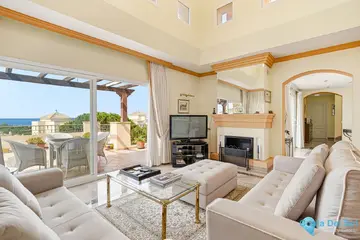 4 bedroom Apartment for Sale in Elviria-32204