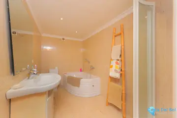 3 bedroom House for Sale in Marbella-32361