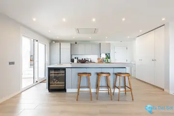 4 bedroom House for Sale in Istán-33027