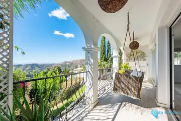 4 bedroom House for Sale in Istán-33023