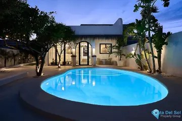 5 bedroom House for Sale in El Pinillo-33039