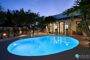 5 bedroom House for Sale in El Pinillo-33042