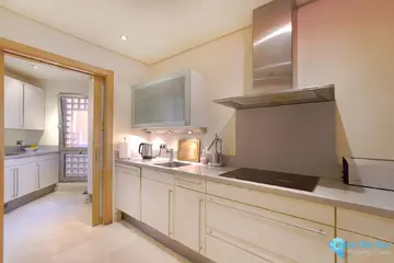 3 bedroom Apartment for Sale in Marbella-33075