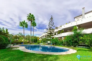 3 bedroom Apartment for Sale in The Golden Mile-33180