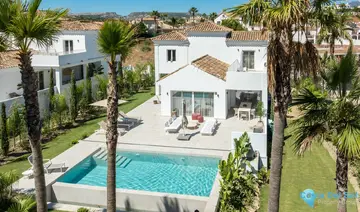 4 bedroom House for Sale in Casares Playa