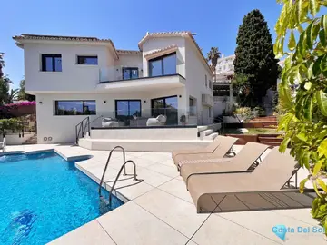 5 bedroom House for Sale in Riviera del Sol