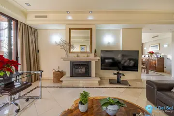 4 bedroom House for Sale in The Golden Mile-33602