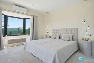 4 bedroom House for Sale in El Chaparral-33669