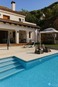 4 bedroom House for Sale in Istán-33771