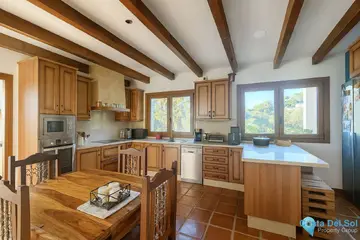 4 bedroom House for Sale in Istán-33780