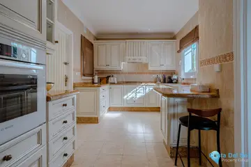 4 bedroom House for Sale in El Paraiso-33821