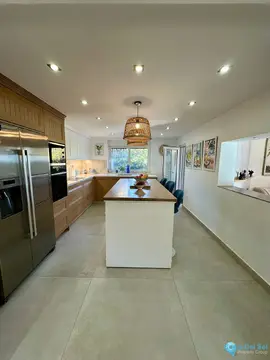 6 bedroom House for Sale in Estepona-33883